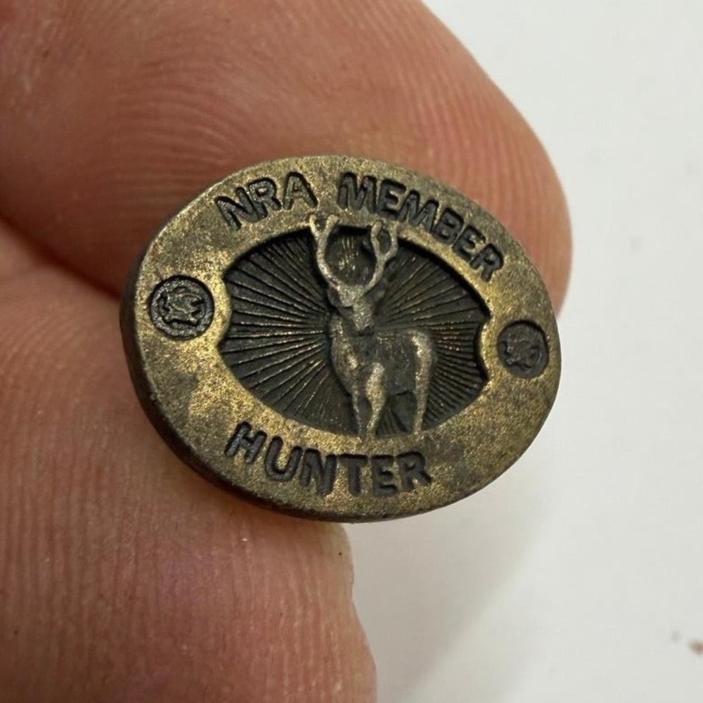 Vintage NRA Member Hunter Lapel Pin Deer Stag Head Bronze Tone Hat Pin